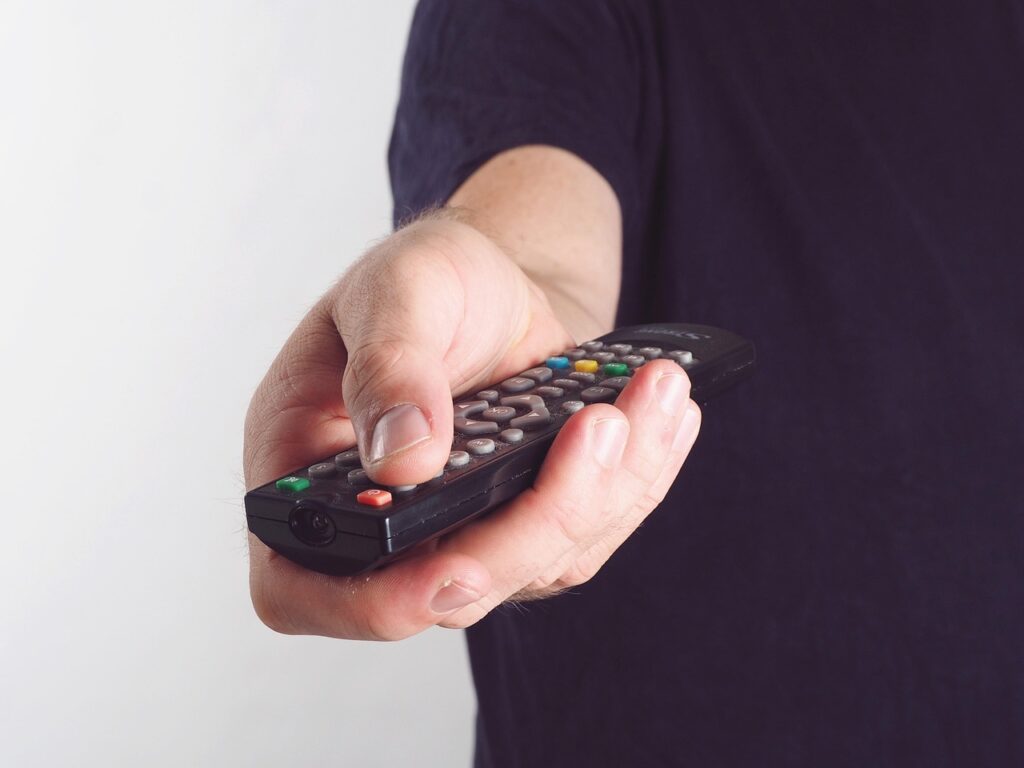 テレビを近くで見るときの健康への影響は？