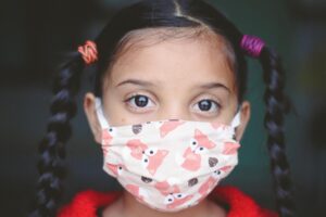 子供の視力低下に対するマスク着用の影響は？