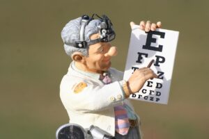 子供の視力回復に最適なメガネのレンズ種類は？