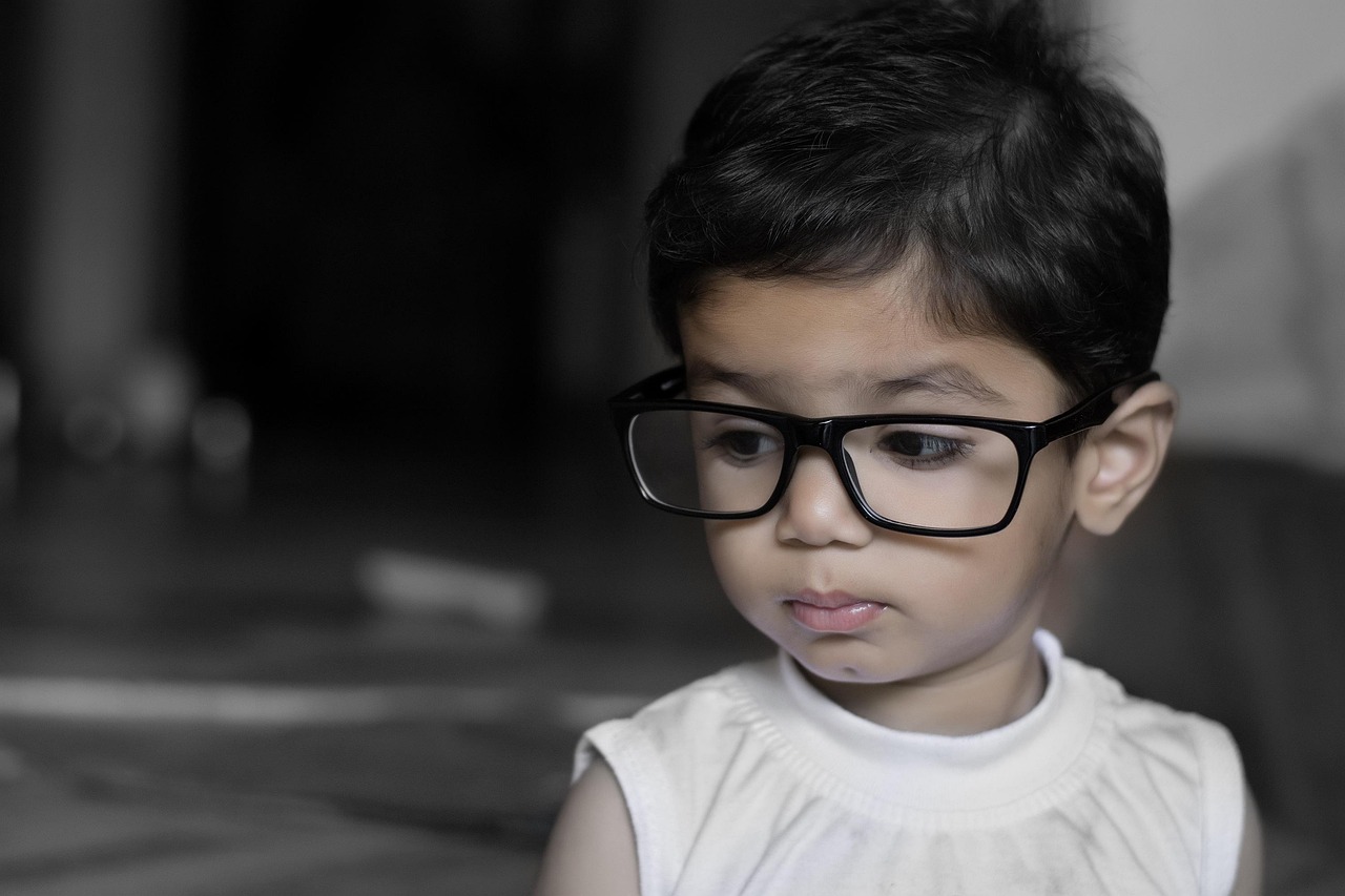 子供の視力回復に超音波眼鏡は効果的なのか？