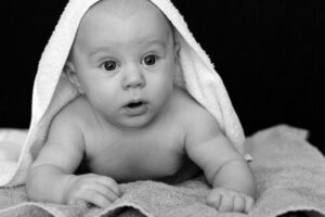 赤ちゃんの視力はどれくらい発達するの？