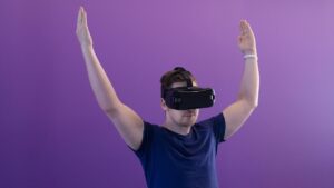 子供がVRゴーグルを使うと視力にどのような影響があるのか？