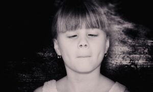 子供の斜視による視力低下を矯正する方法は？