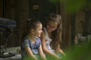 子供の視力低下の原因はブルーライトにあるのか？